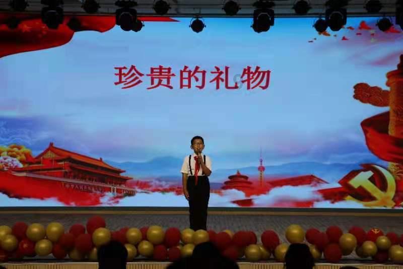 跑步“画”龙迎新春